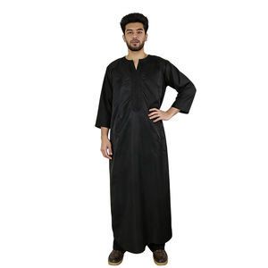Robe longue traditionnelle noire Thobe pour hommes du Moyen-Orient, longueur cheville, vente en gros, directement de l'usine, certifiée CE CPC UKCA - Product Image 1