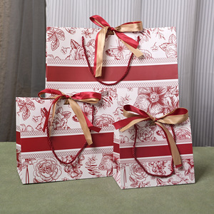Sacs cadeaux en papier kraft écologiques en gros, en stock, avec logo personnalisé, sacs fourre-tout à motif <span class=keywords><strong>de</strong></span> dessin animé et ruban pour cadeaux d'anniversaire, <span class=keywords><strong>de</strong></span> mariage et <span class=keywords><strong>de</strong></span> fête - Product Image 4