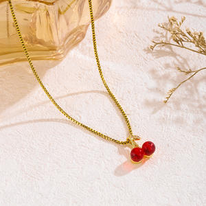 Collier en acier inoxydable plaqué or 18 carats avec pendentif zircon cerise rouge tendance 2025 – Bijou fruit mignon pour fiançailles et anniversaire - Product Image 3