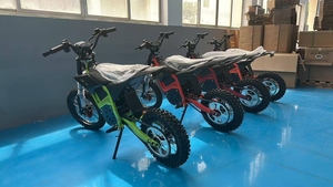 Moto tout-terrain <span class=keywords><strong>électrique</strong></span> 48V au lithium sans balais <span class=keywords><strong>2000W</strong></span>/3000W/4000W longue portée 65km/h Moteur 20AH/24Ah Pitbike de route Vente en gros Usine ODM - Product Image 6