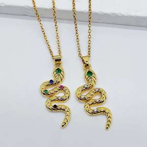 Collar con colgante de serpiente al por mayor para mujer cadena de eslabones de acero inoxidable con piedras de circón de cobre chapadas en oro para regalos - Product Image 1