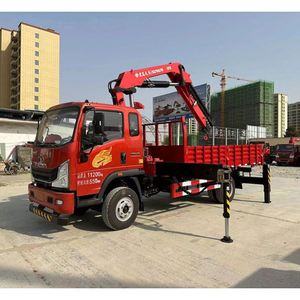 Camion grue d'ingénierie Sinotruk Howman, empattement 3900 mm, équipé d'une grue à bras pliant à 5 sections Hongchang Tianma de 6,3 tonnes - Product Image 2