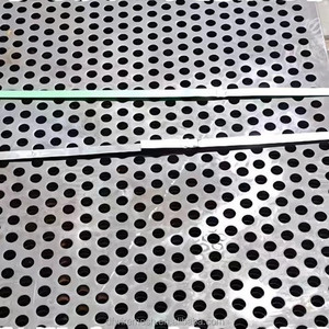 Lámina Metálica Perforada Decorativa Arquitectónica de Aluminio con Patrón de Trébol para Revestimiento de Fachadas de Edificios Interiores y Exteriores - Product Image 4