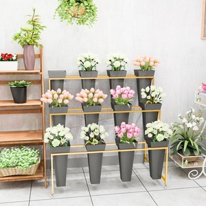 Présentoir à fleurs en fer multicouche avec roues mobiles Revêtement en poudre Style jardin Utilisation en magasin - Product Image 6