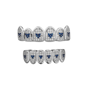Personnalisé VVS Moissanite Grillzs Bijoux Hip Hop Bling <span class=keywords><strong>Grillz</strong></span> <span class=keywords><strong>Dent</strong></span> 14K Plaqué or Glacé Zircon Diamant Coeur Dents <span class=keywords><strong>Grillz</strong></span> - Product Image 1