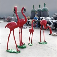 Sculpture d'animal flamant rose grandeur nature en fibre de verre, moderne, sur mesure, pour parc à thème extérieur, avec support d'usine, à vendre