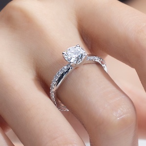 Anillo Solitario de Oro Sólido de 14K con Diamante Cultivado en Laboratorio de 1CT con Certificado IGI - Product Image 4