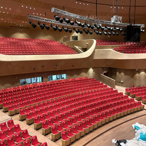 Chaises d'auditorium Manwa Expo HB799 5, vertes, empilables, pour salle de conférence, avec tablettes d'écriture et accoudoirs - Product Image 1