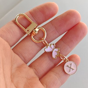 LLavero de letras de mariposa dorada personalizado, aleación de Metal, letras delicadas con nombre, llavero de coche, decoración de bolsa de auriculares - Product Image 5
