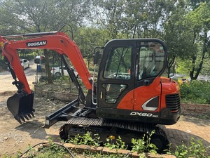 Excavatrice d'occasion pas chère Doosan DX60, mini-pelle de 6 tonnes adaptée à la ferme, en stock, moteur d'origine, cabine climatisée, CE/EPA - Product Image 5
