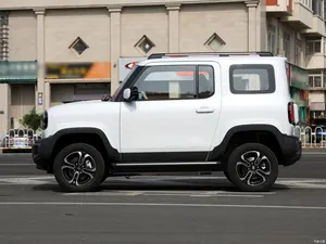 Baojun Yue também é um carro elétrico chinês, mini carro elétrico Wuling de 4 rodadas, preço baixo, carregamento rápido, baixa velocidade, para adultos