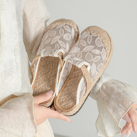 Chaussures en tissu décontractées pour femmes, nouvelle collection été 2026, brodées style vintage, respirantes et résistantes à l'usure, à enfiler