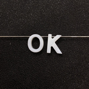 <span class=keywords><strong>Letras</strong></span> de Nácar de Agua Dulce al por Mayor, <span class=keywords><strong>Letras</strong></span> de Madreperla, Cuentas de Concha, Cuentas del Alfabeto para Hacer Joyería DIY - Product Image 4