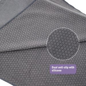 Serviette de yoga en microfibre à poils longs ECO Soft, super absorbante, séchage rapide, tissu antidérapant avec points en silicone pour la gym et le Pilates - Product Image 2