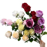 Künstliche Seidenrosen Diana Rose Vier-Knospen-Sträuße Schneeberg-Design für Hochzeitsdekoration Herkunft China Gemusterte Prägung