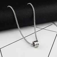 Collier en acier inoxydable argenté, petit, tendance, avec pendentif carré rotatif pour homme et femme