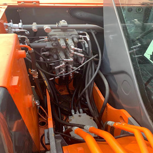 La petite pelleteuse d'occasion Hitachi 60 est flexible et facile à utiliser, à bas prix. Il est 80% neuf et produit à l'origine - Product Image 4