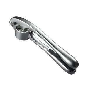 Presse-ail manuel en acier inoxydable pour la cuisine - Product Image 5