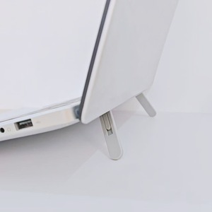 ノートパソコンスタンドデスク用自己粘着性見えないスタンドとキーボードリフトポータブル折りたたみ式ラップトップスタンド - Product Image 1