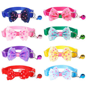 Pequeño ajustable <span class=keywords><strong>Bowknot</strong></span> Nylon trenzado mascota gato Bowtie <span class=keywords><strong>Collar</strong></span> lindo Floral estilo occidental con campanas sostenibles - Product Image 2