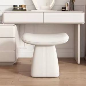 Silla de Maquillaje de Lujo Ligero, Taburete de Tocador para Dormitorio de Niñas, Estilo Red Ins, Respaldo Simple, Silla de Pétalos para Uñas - Product Image 4