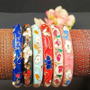 Lắc tay hợp kim vàng chạm khắc hoa văn dân tộc cổ điển, họa tiết hoa nổi nhiều màu, men cloisonné - Product Image 5