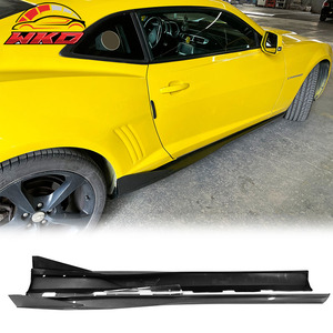 Convient pour Chevrolet Camaro 2010-2015, jupes latérales style IKON V3, imprimé fibre de carbone - Product Image 1