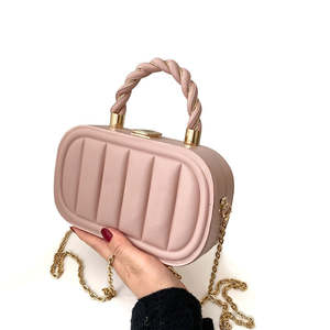 Sac à main pour femme de haute qualité, minimaliste, chaîne, couleur unie, mignon, avec cadenas, sac à main, sac bandoulière - Product Image 3