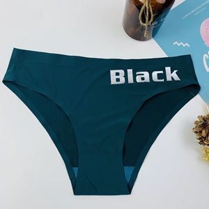 Calzoncillos atrevidos sin costuras con logotipo personalizado para mujer, bragas de seda helada para el período, calzoncillos de Bikini sólidos para mujer, ropa interior cómoda para mujer - Product Image 4