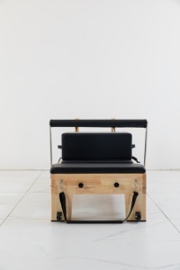 Reformer Pilates haut de gamme personnalisé <span class=keywords><strong>avec</strong></span> <span class=keywords><strong>lit</strong></span> en hêtre, équipement de gym polyvalent pour la maison, idéal pour le yoga, la perte de poids et le remodelage corporel - Product Image 4