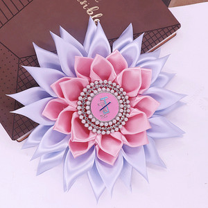 Nuovissimo arrivo <span class=keywords><strong>Jack</strong></span> e <span class=keywords><strong>Jill</strong></span> Of America ispiratore corpetto fatto a mano Pin rosa e blu tono jjjoa spilla di fiori da donna - Product Image 2