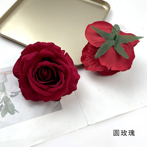 Roses en velours de soie 10cm rouges, fleurs artificielles pour décorations de mariage et de maison - Product Image 3