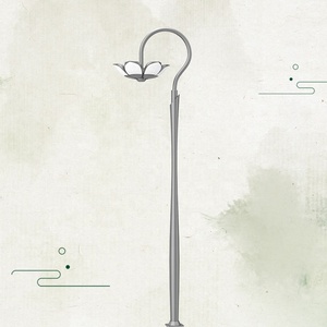 โคมไฟสวนอะลูมิเนียมลายดอกบัวพร้อมเสาเหล็กหล่อตกแต่ง - Product Image 4