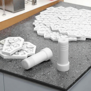 การประมวลผลจากโรงงานที่กําหนดเองตัวยึดพลาสติกกันน้ําที่ทนทานชิ้นส่วนฉนวน Ptfe ฉนวน <span class=keywords><strong>Peek</strong></span> - Product Image 1