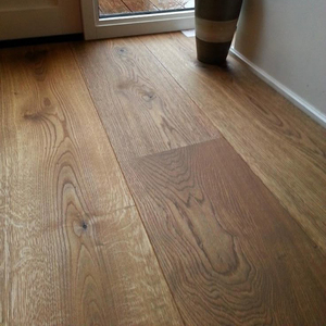 Parquet en bois massif AVANTIMORA moderne, multicouche, revêtement poudré, chêne de qualité AB, non toxique, système T&G, lames de 15 mm de large - Product Image 1