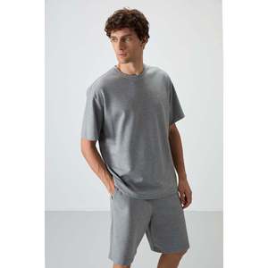 Ensemble de shorts basiques gris chiné coupe oversize pour homme Air Jones - Tissu épais en mélange de coton doux pour un style décontracté estival - Product Image 2