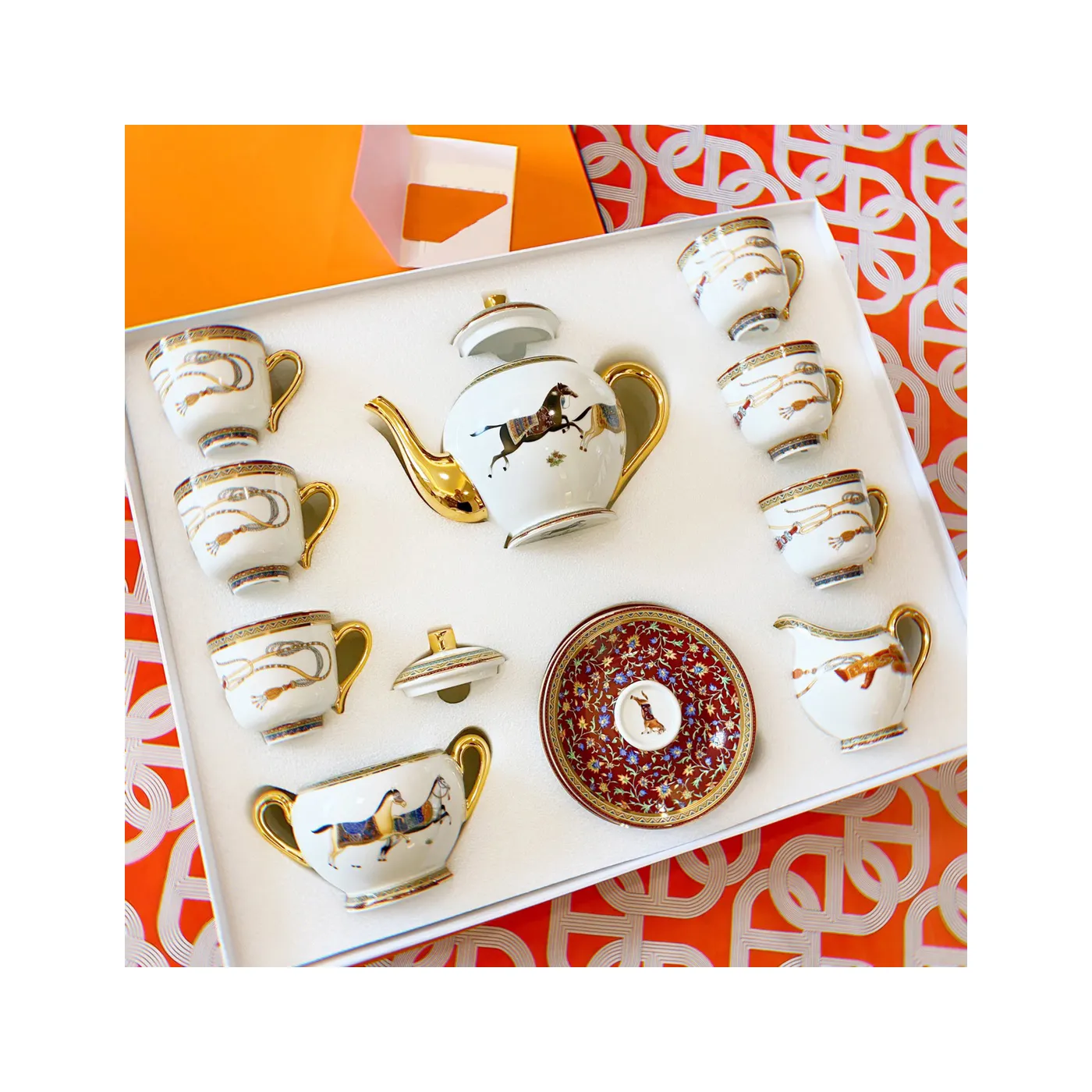 2024 nueva moda Retro británica taza de café de cerámica conjunto caja de regalo taza de té esmaltada de alta calidad taza de diseñador de oro