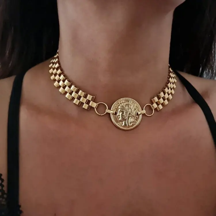 Gargantilla de correa de reloj, joyería llamativa moderna, collar de cadena de hombro de acero inoxidable, cadena gruesa chapada en oro de 18K, collar de moneda