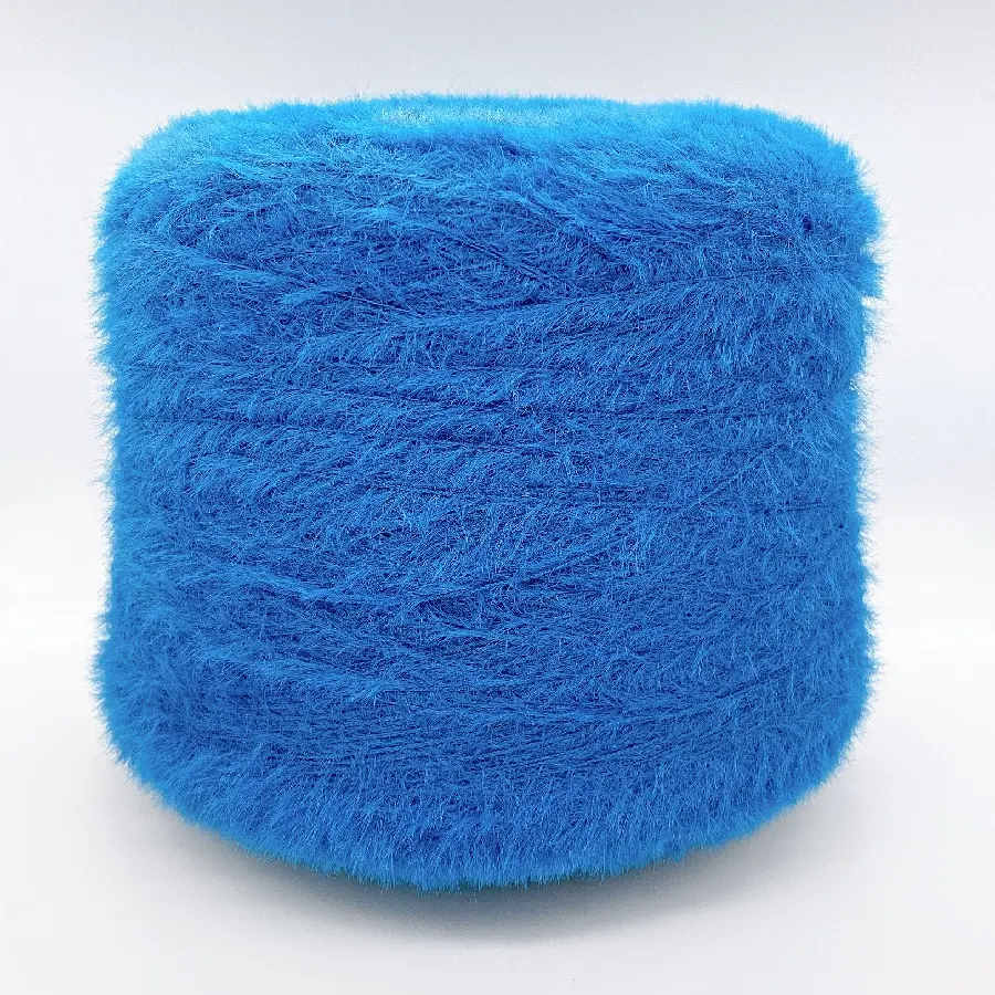 Gefärbtes 13NM Furry 1,3 cm Nylon Wimpern feder garn Imitieren Nerz Fancy Yarn für Pullover