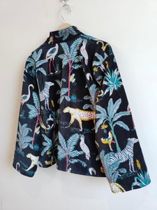 Veste en velours imprimé jungle noir de qualité supérieure Manteau matelassé en velours bohème pour un usage quotidien disponible à bon prix - Product Image 4