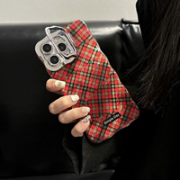 Casing HP Anti-Shock Motif Kotak-Kotak Glitter Unik Desain Baru untuk iPhone 16 Pro Max 15 Plus 14 13 12 11 Dengan Penyangga
