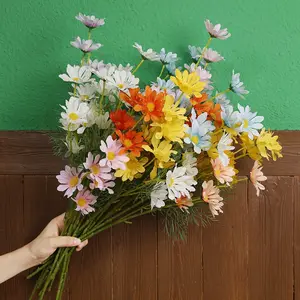 A buon mercato fiori artificiali camomilla Color piccole margherite crisantemo olandese decorazione di nozze per interni esterni