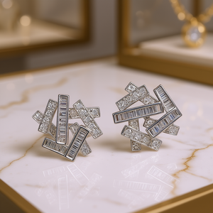 Orecchini a Perno Geometrici in Oro Bianco con Cristalli e Strass, Gioielli alla Moda per Donna - Product Image 2