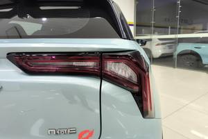 Auto Usado Geely Geometry E Firefly Modelo 2023 401KM Lightning Tiger, con una Autonomía de Producción de 28300 Kilómetros en 2023 - Product Image 5