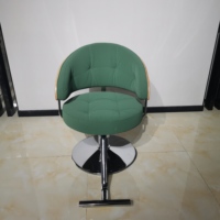 Fauteuils de barbier Sulin modernes, robustes, ergonomiques et élégants, revêtement en cuir PU vert, dossier en bois, hydraulique