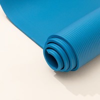 Tapis de yoga NBR épaissi et élargi, équipement de fitness étendu pour femmes et hommes, idéal pour la pratique sportive, la danse et le yoga sur plancher.