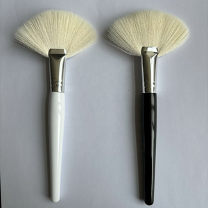 แปรงแต่งหน้าขนแพะสีขาวนุ่มพิเศษ ขนฟู แปรงไฮไลท์ขนาดใหญ่ แปรงปัดแก้ม แปรงปัดแป้ง - Product Image 4