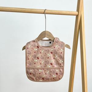PU Animal Patrón Botón Cierre Bebé Babero impermeable Ecológico Suave Fácil de limpiar Resbaladizo Bolsillo Bebés Niños pequeños de una sola capa - Product Image 6