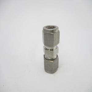 SS-810-6 1/2 X1/2 (PKG of 25) สภาพใหม่ nsmp - Product Image 1