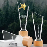 Usine Creative design service personnalisé trophée de prix de cristal base en bois k9 trophée en bois de cristal pour les cadeaux de cérémonie